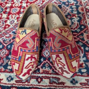 Artemis Design Co. Women's Multicolor Patterned Loafers